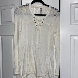 American Rags women’s long sleeve tee